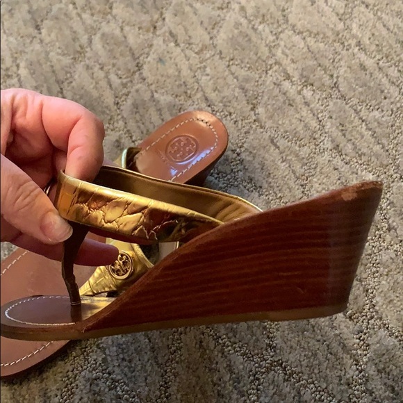 Tory Burch gold wedge sandals - Picture 2 of 4